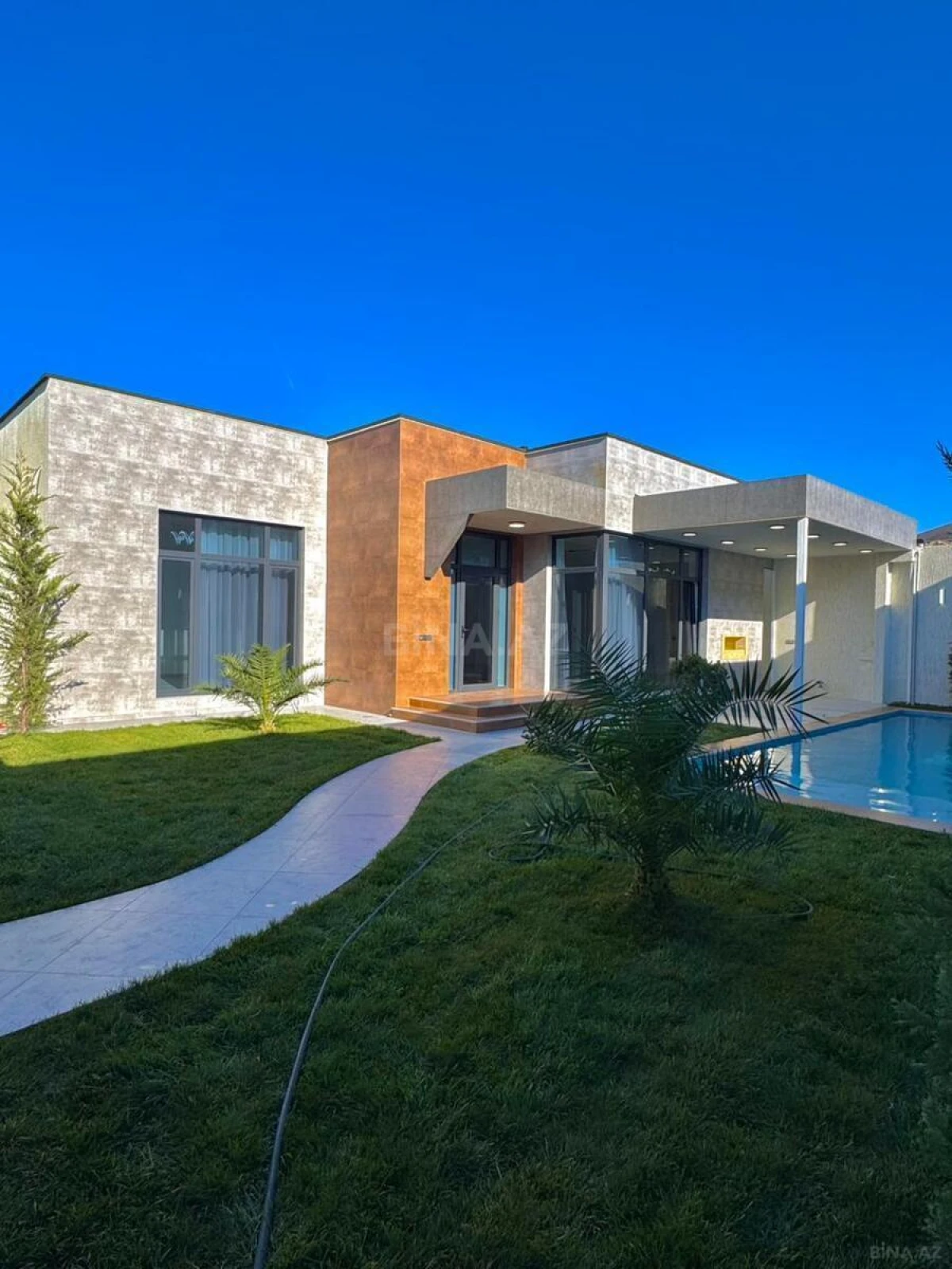 Satılır 4 otaqlı həyət evi 160 m²