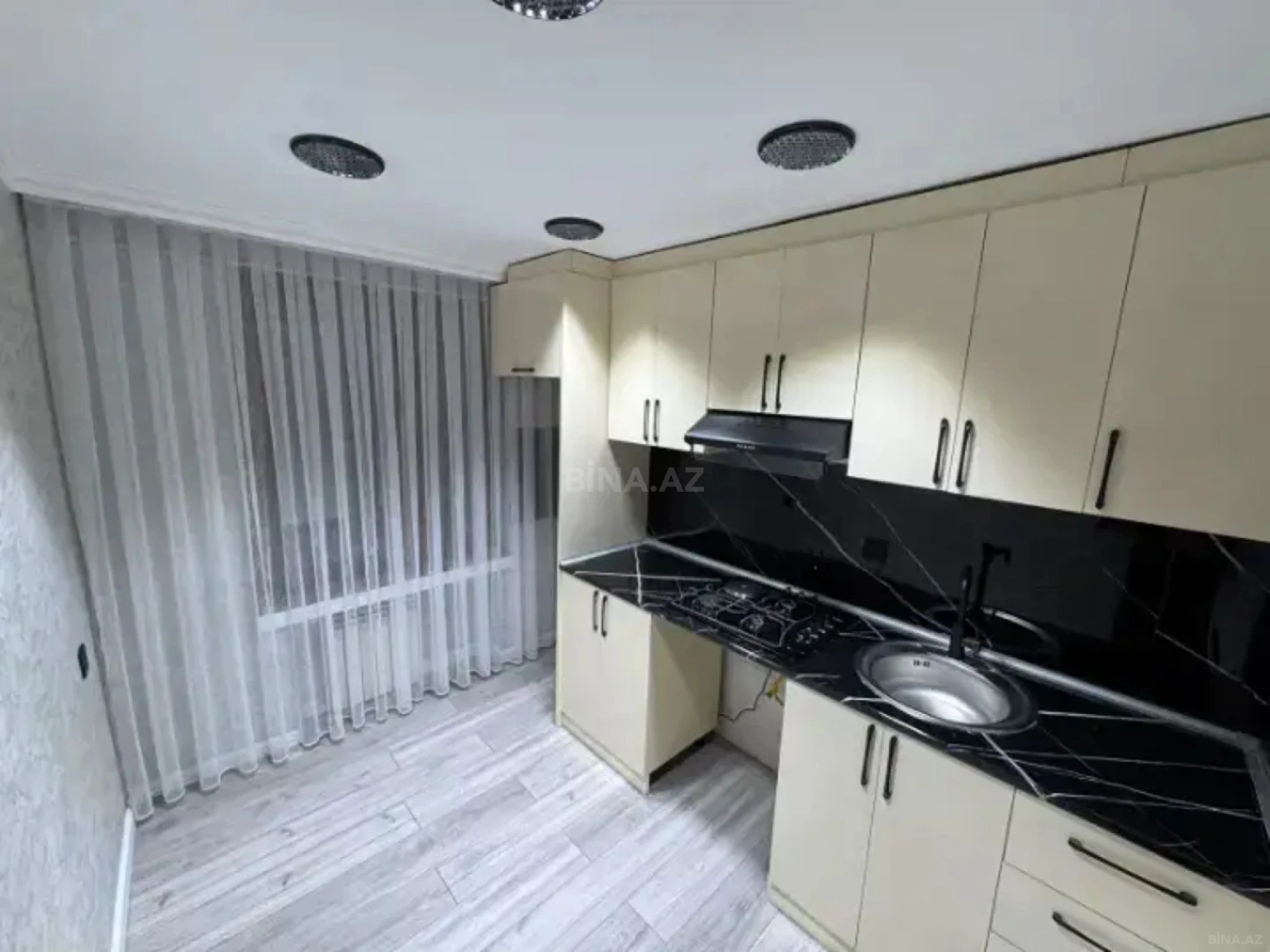 Satılır 3 otaqlı mənzil 80 m²