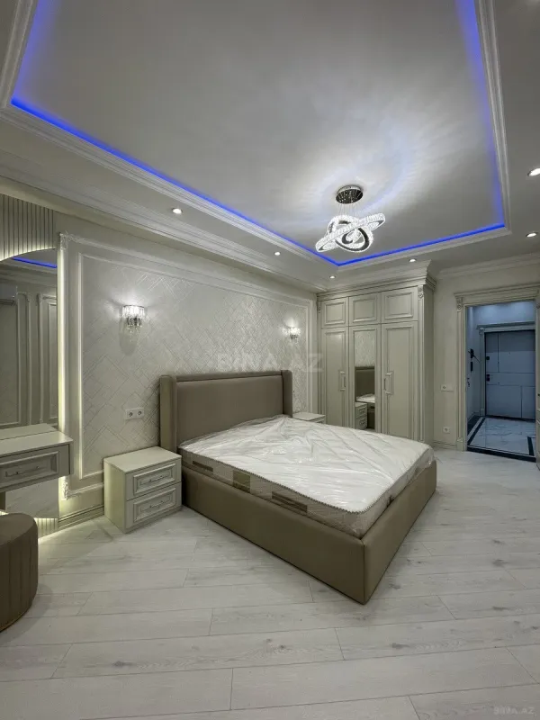 Satılır 3 otaqlı mənzil 105 m²