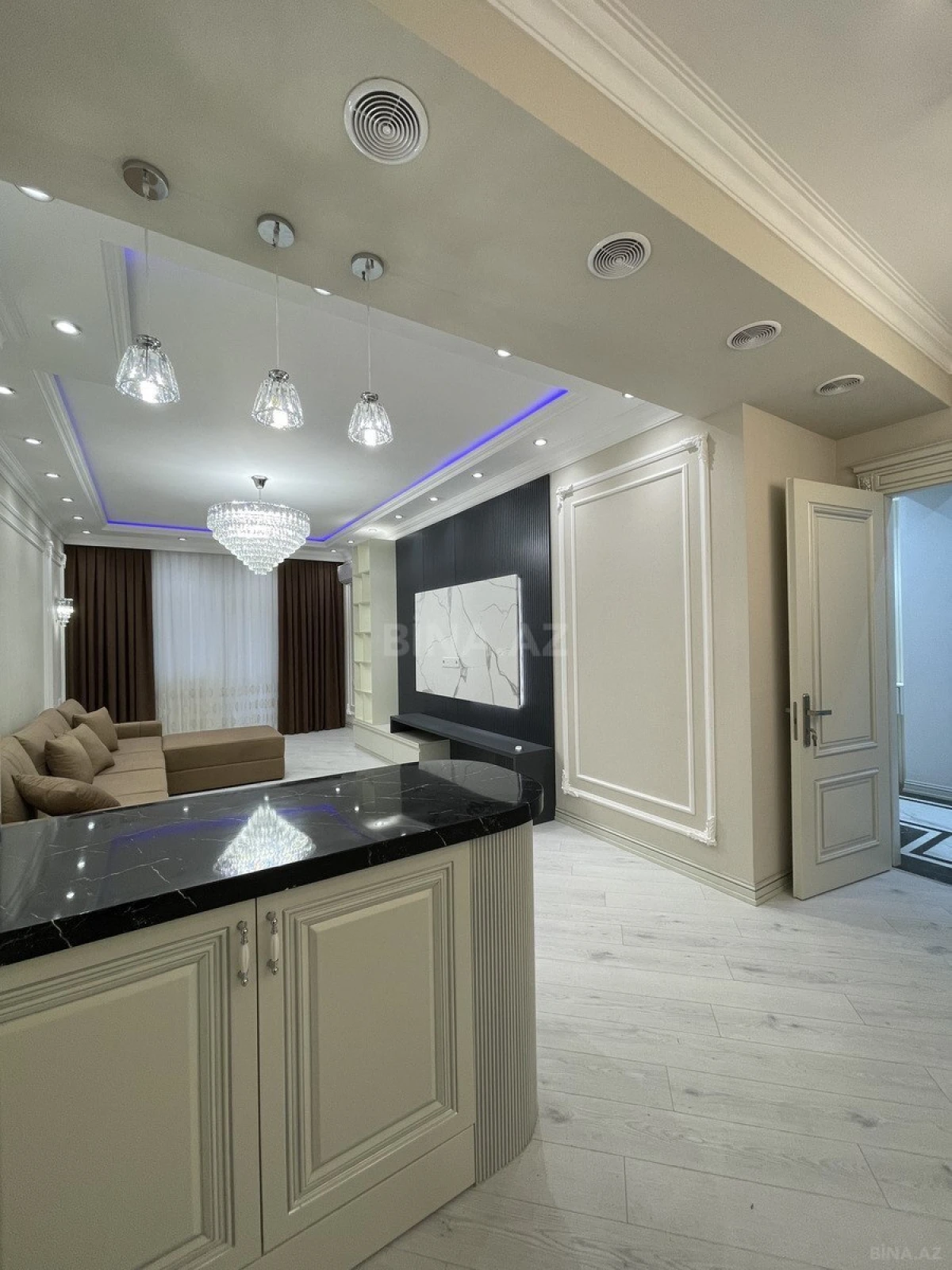 Satılır 3 otaqlı mənzil 105 m²