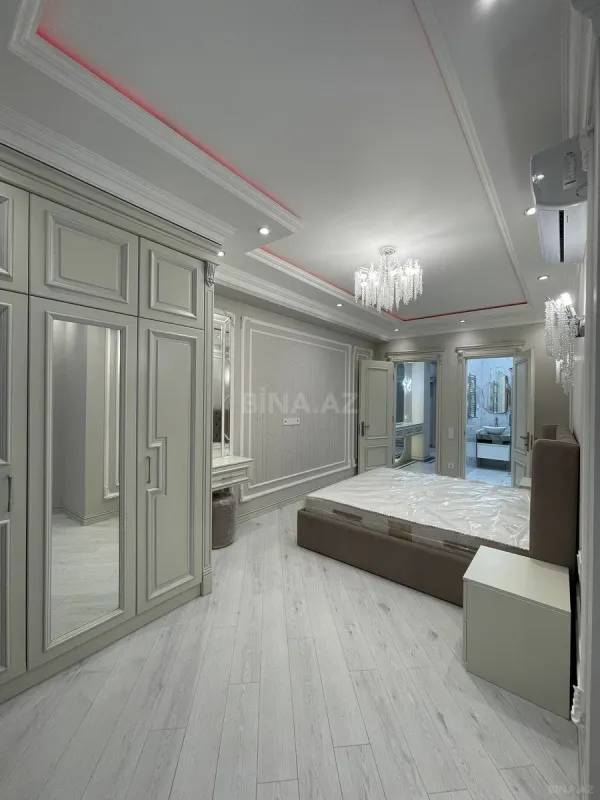 Satılır 3 otaqlı mənzil 105 m²