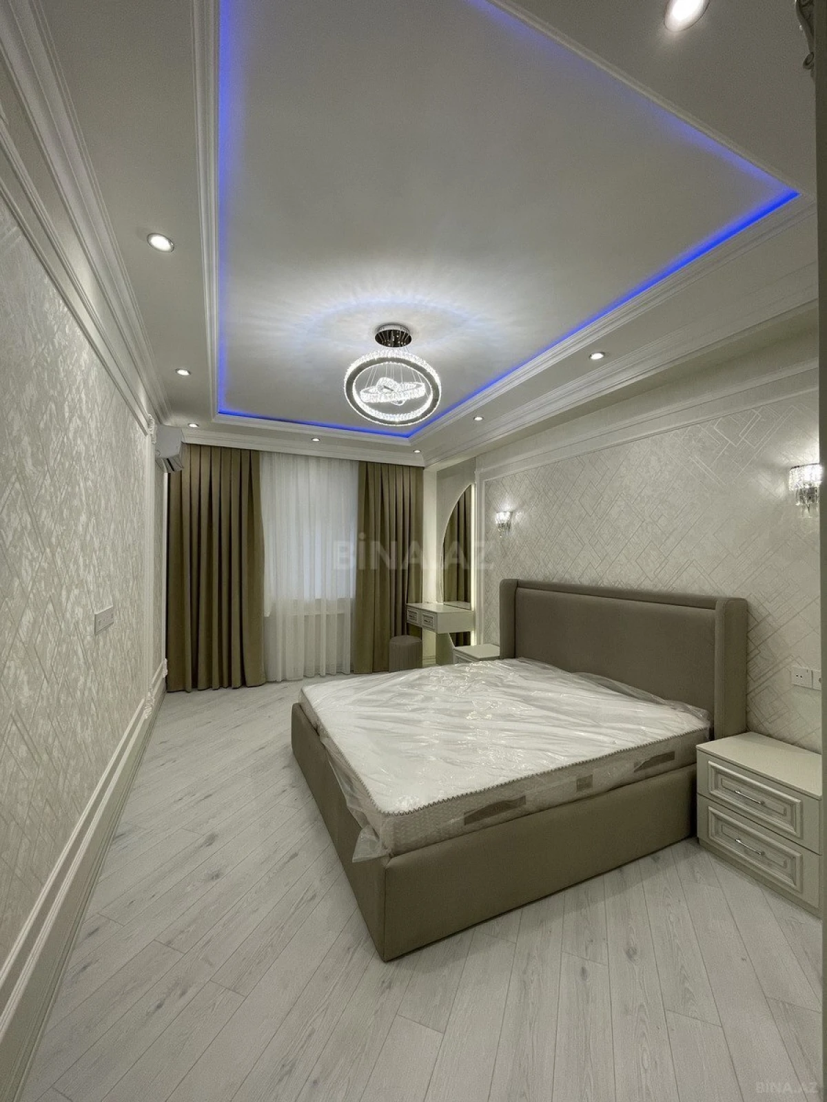 Satılır 3 otaqlı mənzil 105 m²