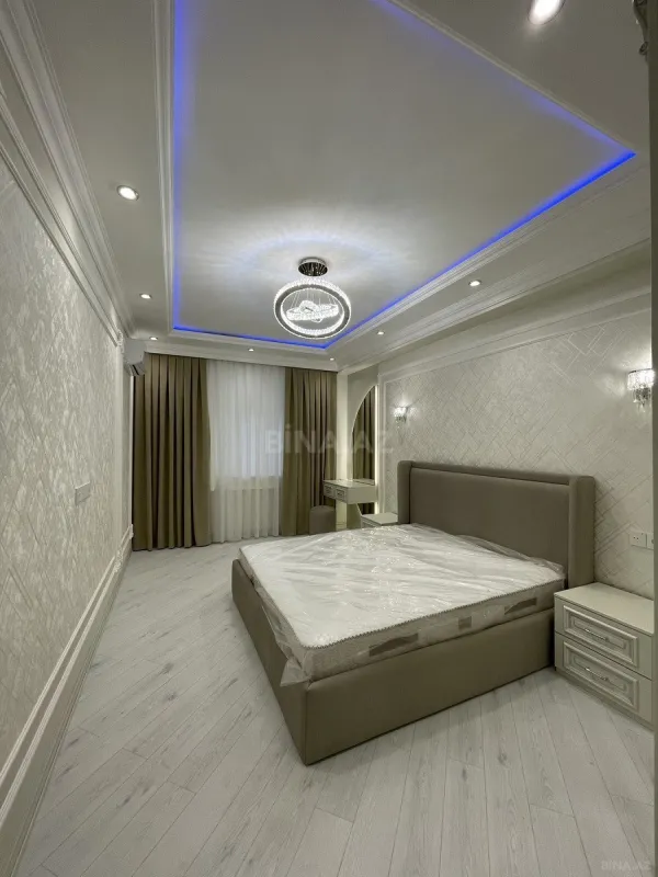 Satılır 3 otaqlı mənzil 105 m²