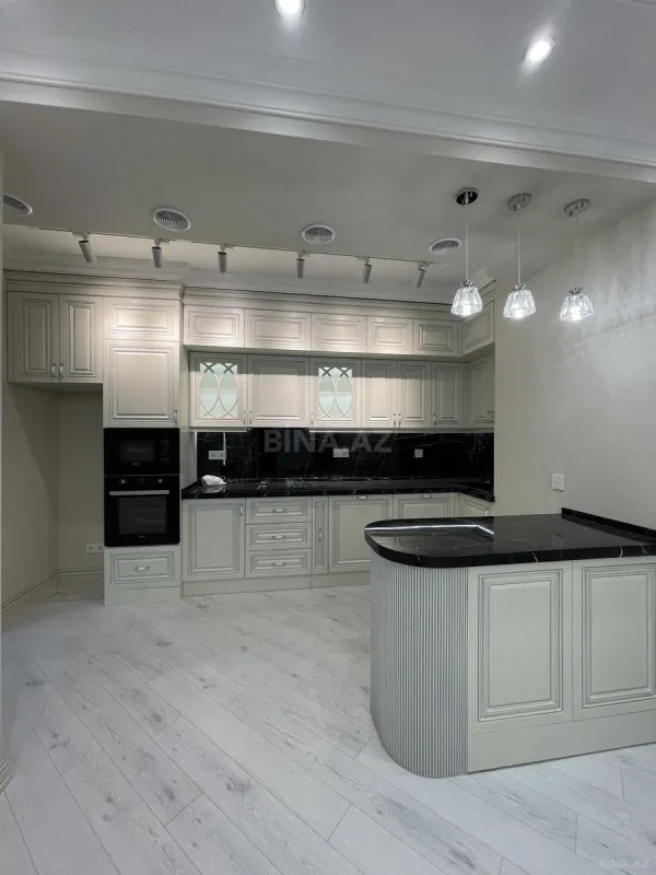 Satılır 3 otaqlı mənzil 105 m²