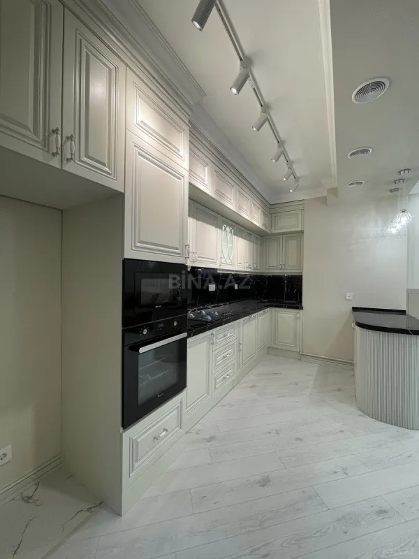 Satılır 3 otaqlı mənzil 105 m²