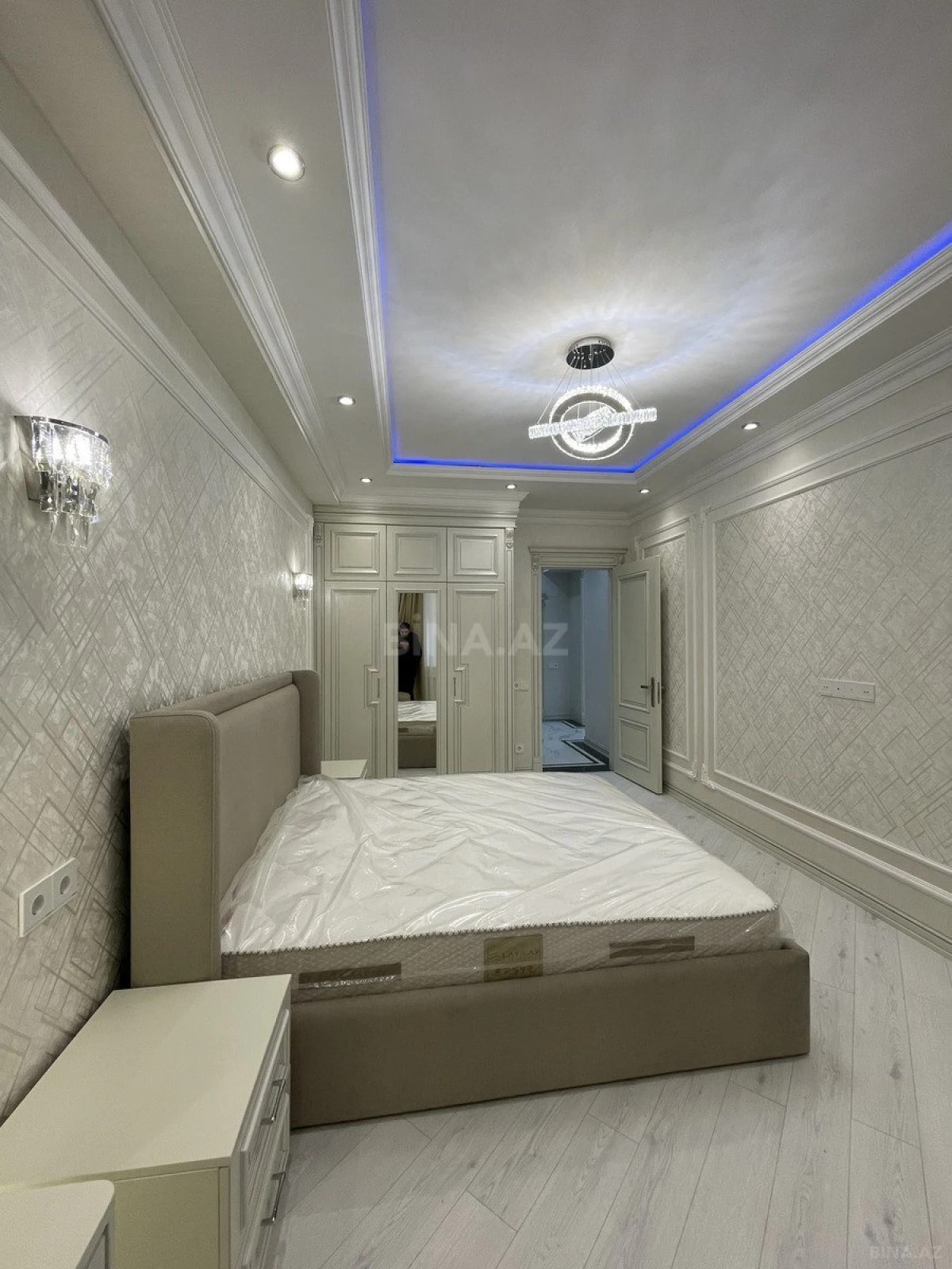 Satılır 3 otaqlı mənzil 105 m²