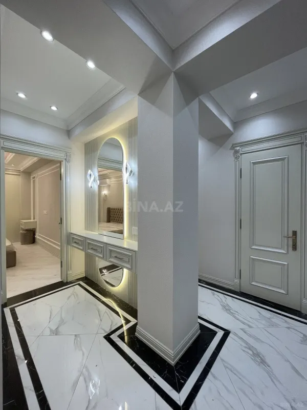 Satılır 3 otaqlı mənzil 105 m²