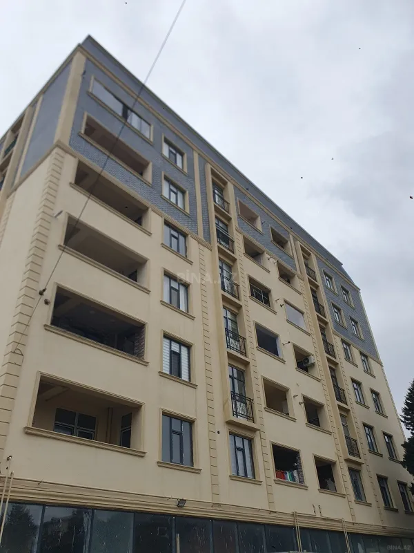 Satılır 3 otaqlı mənzil 131 m²