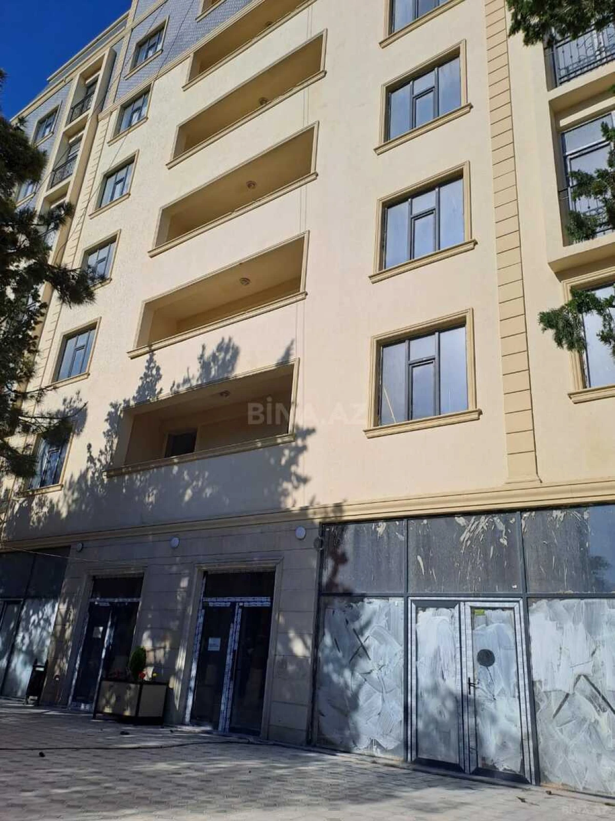 Satılır 3 otaqlı mənzil 131 m²