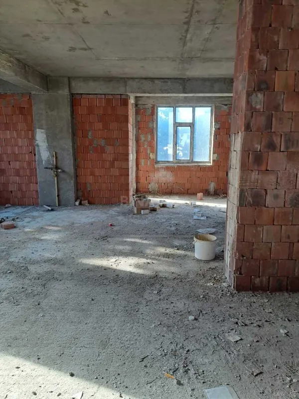 Satılır 3 otaqlı mənzil 131 m²