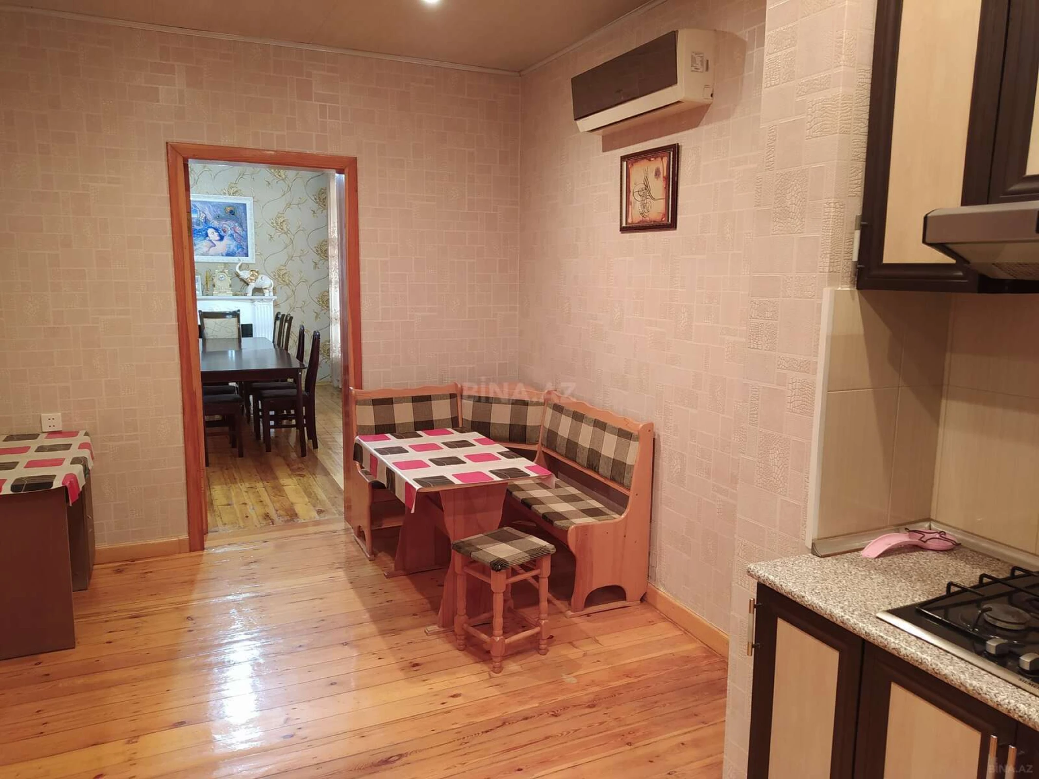 Satılır 9 otaqlı həyət evi 420 m²