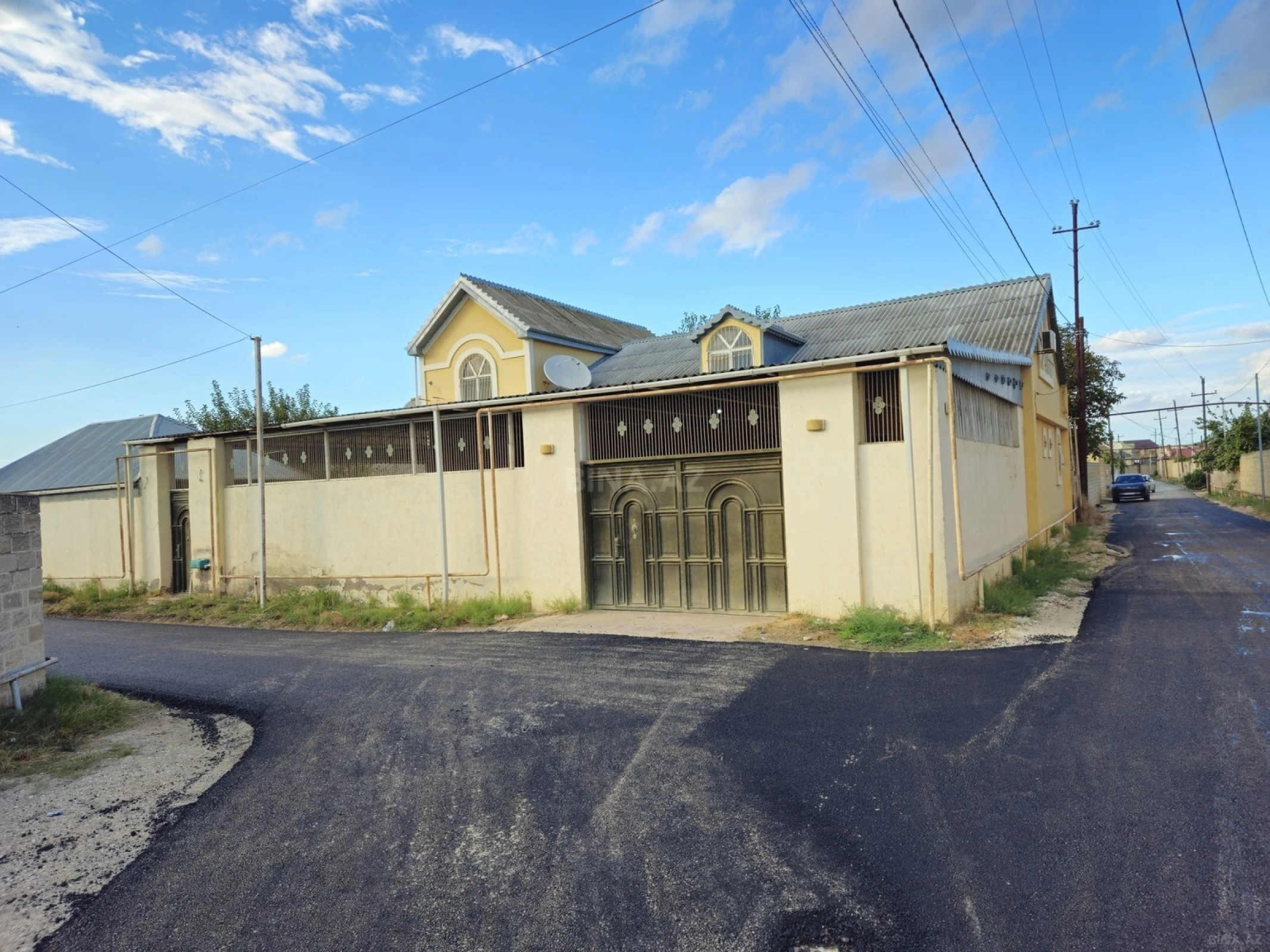 Satılır 9 otaqlı həyət evi 420 m²