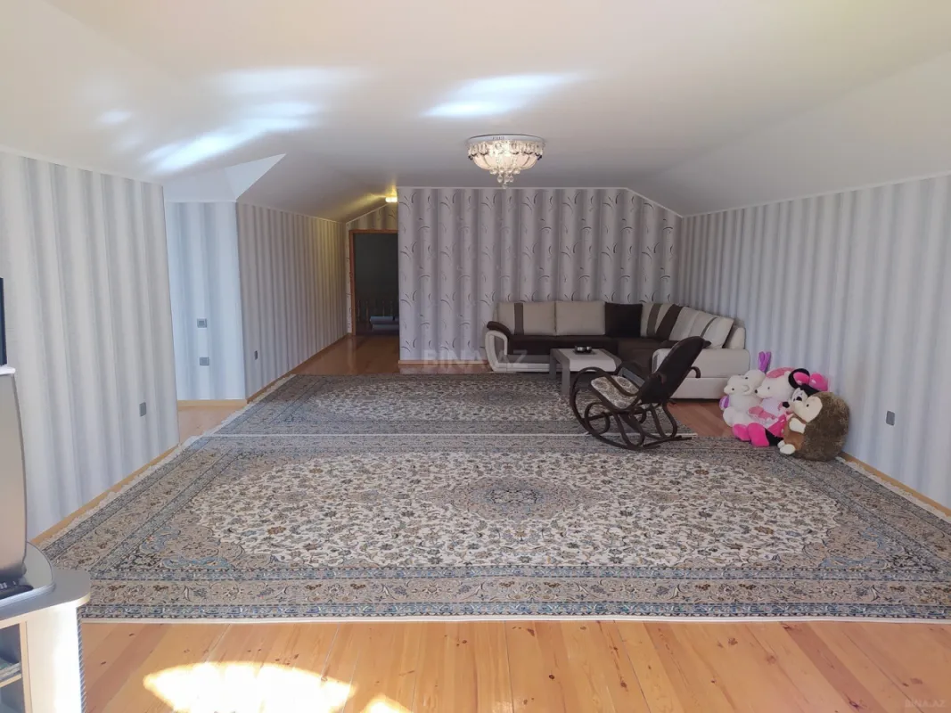 Satılır 9 otaqlı həyət evi 420 m²