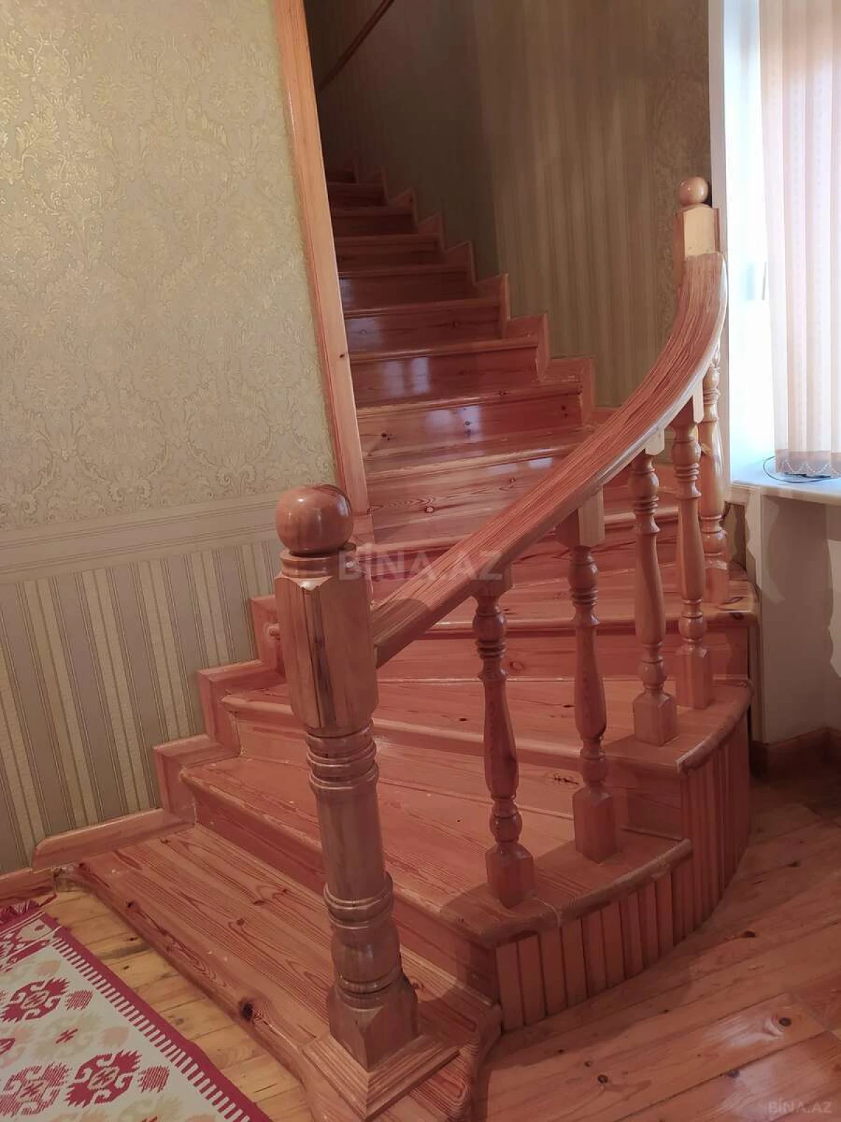 Satılır 9 otaqlı həyət evi 420 m²