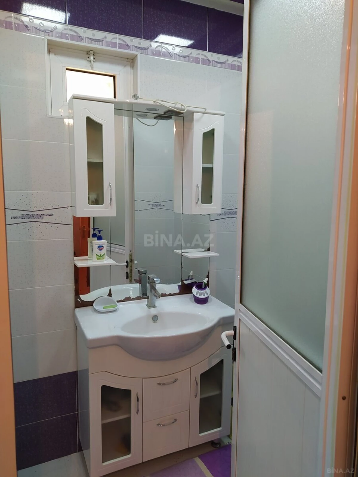 Satılır 9 otaqlı həyət evi 420 m²