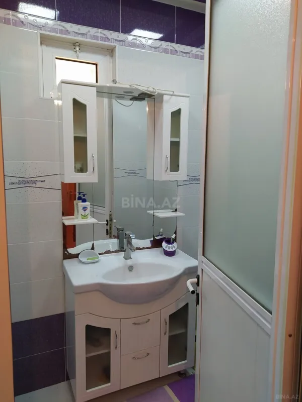 Satılır 9 otaqlı həyət evi 420 m²