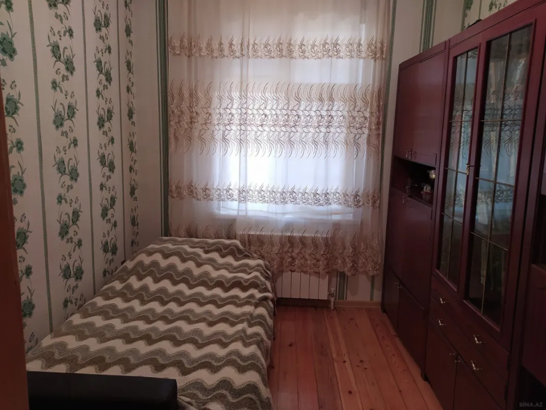 Satılır 9 otaqlı həyət evi 420 m²