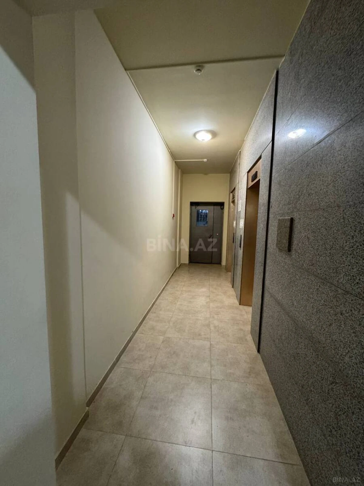 Satılır 4 otaqlı mənzil 133 m²