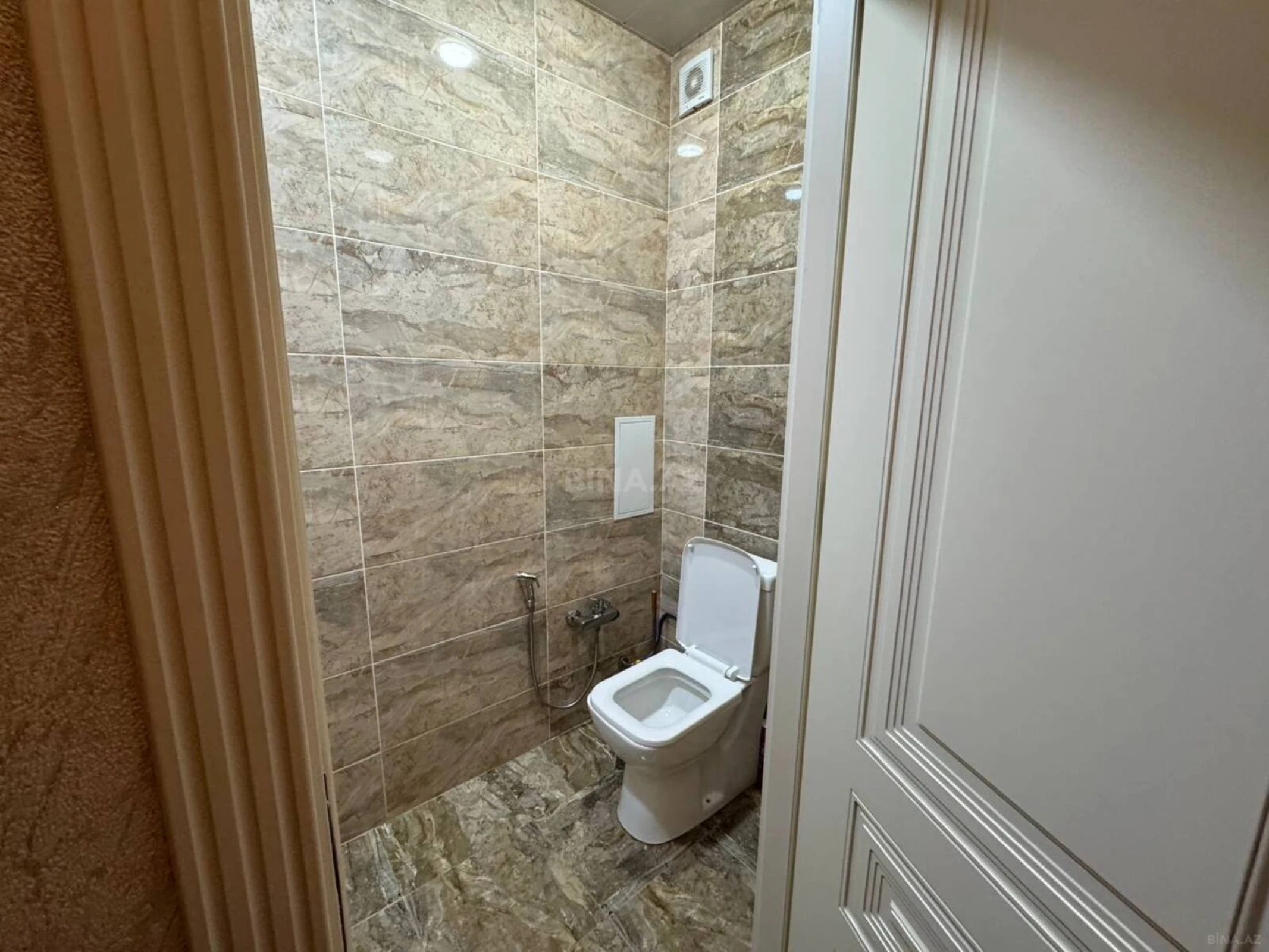 Satılır 4 otaqlı mənzil 133 m²