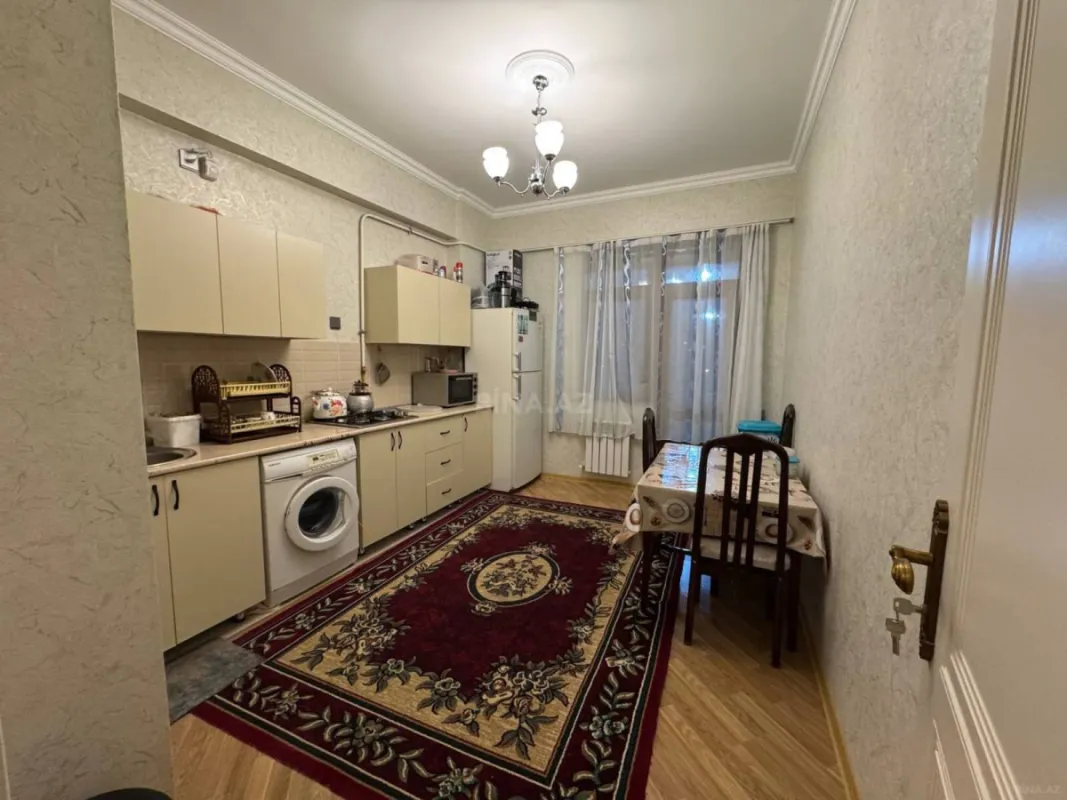 Satılır 4 otaqlı mənzil 133 m²