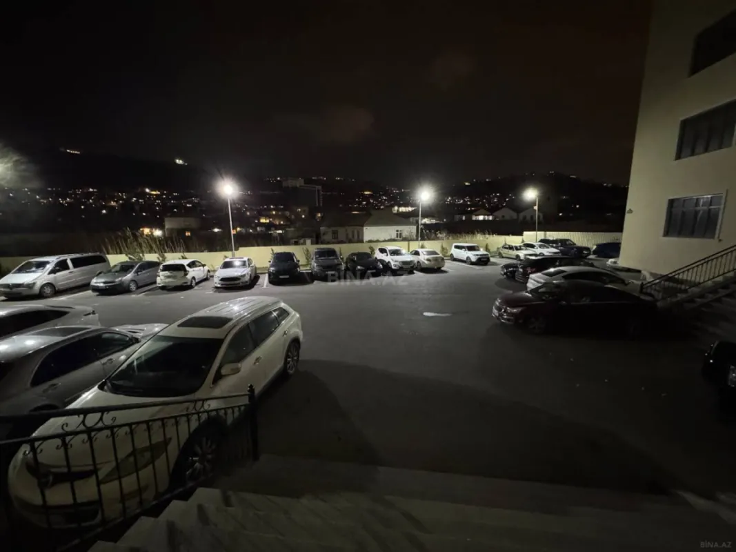 Satılır 4 otaqlı mənzil 133 m²