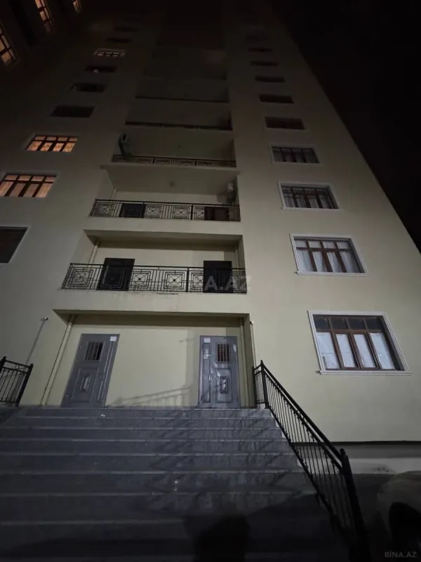 Satılır 4 otaqlı mənzil 133 m²