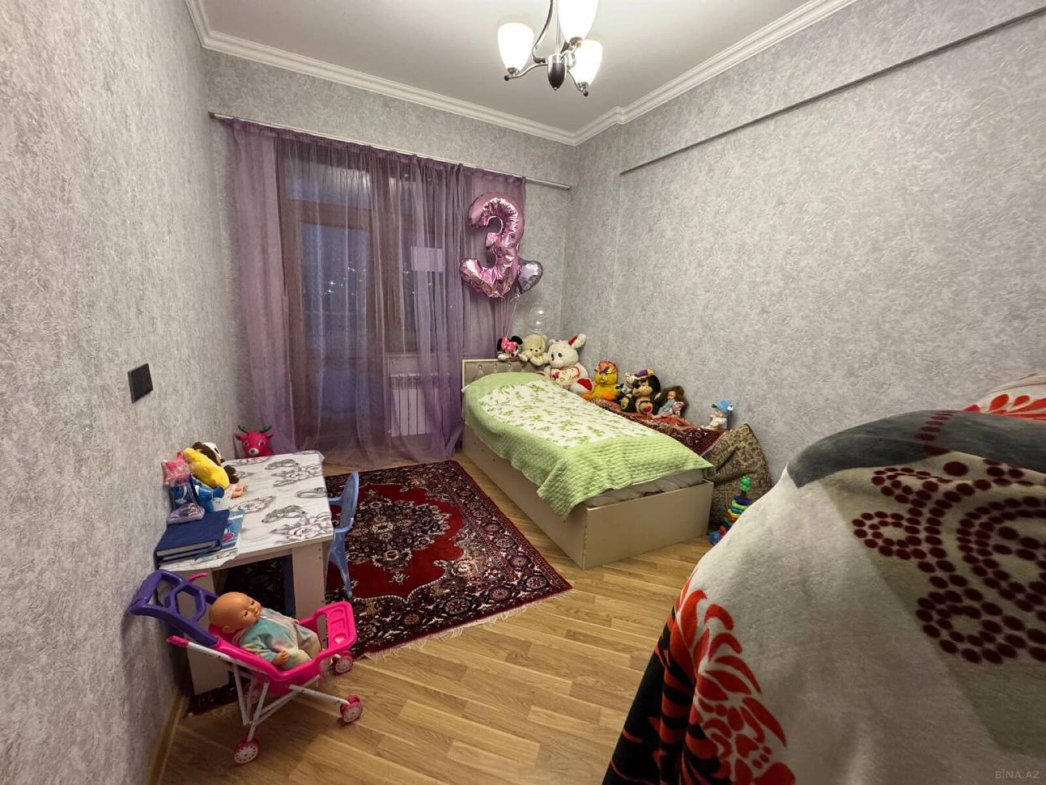 Satılır 4 otaqlı mənzil 133 m²