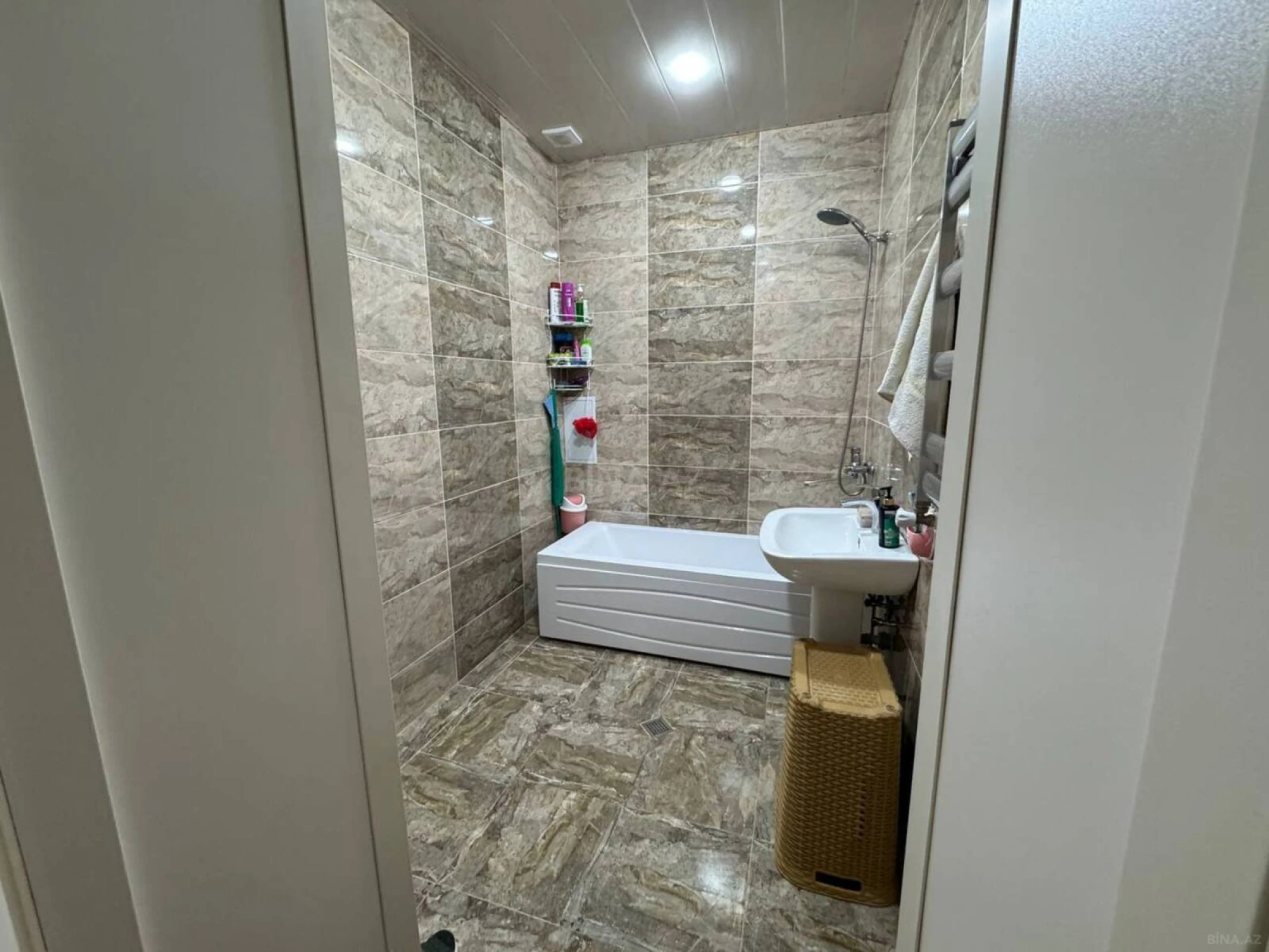 Satılır 4 otaqlı mənzil 133 m²
