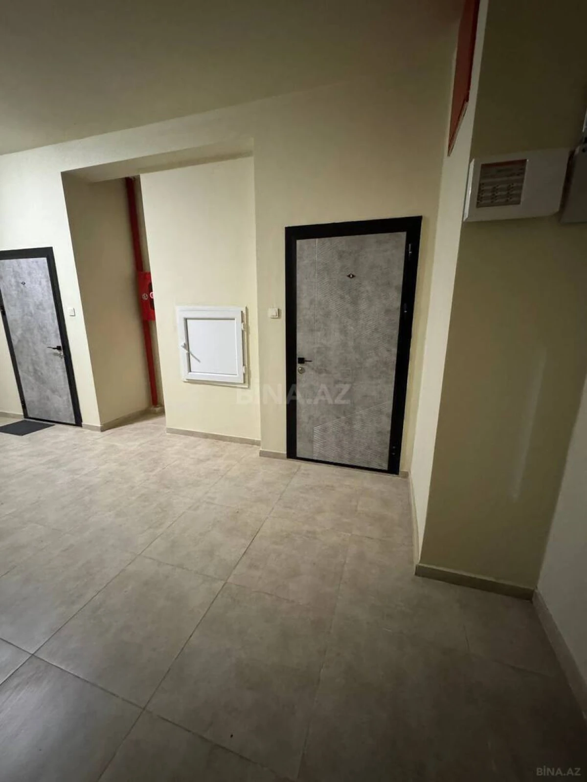 Satılır 4 otaqlı mənzil 133 m²