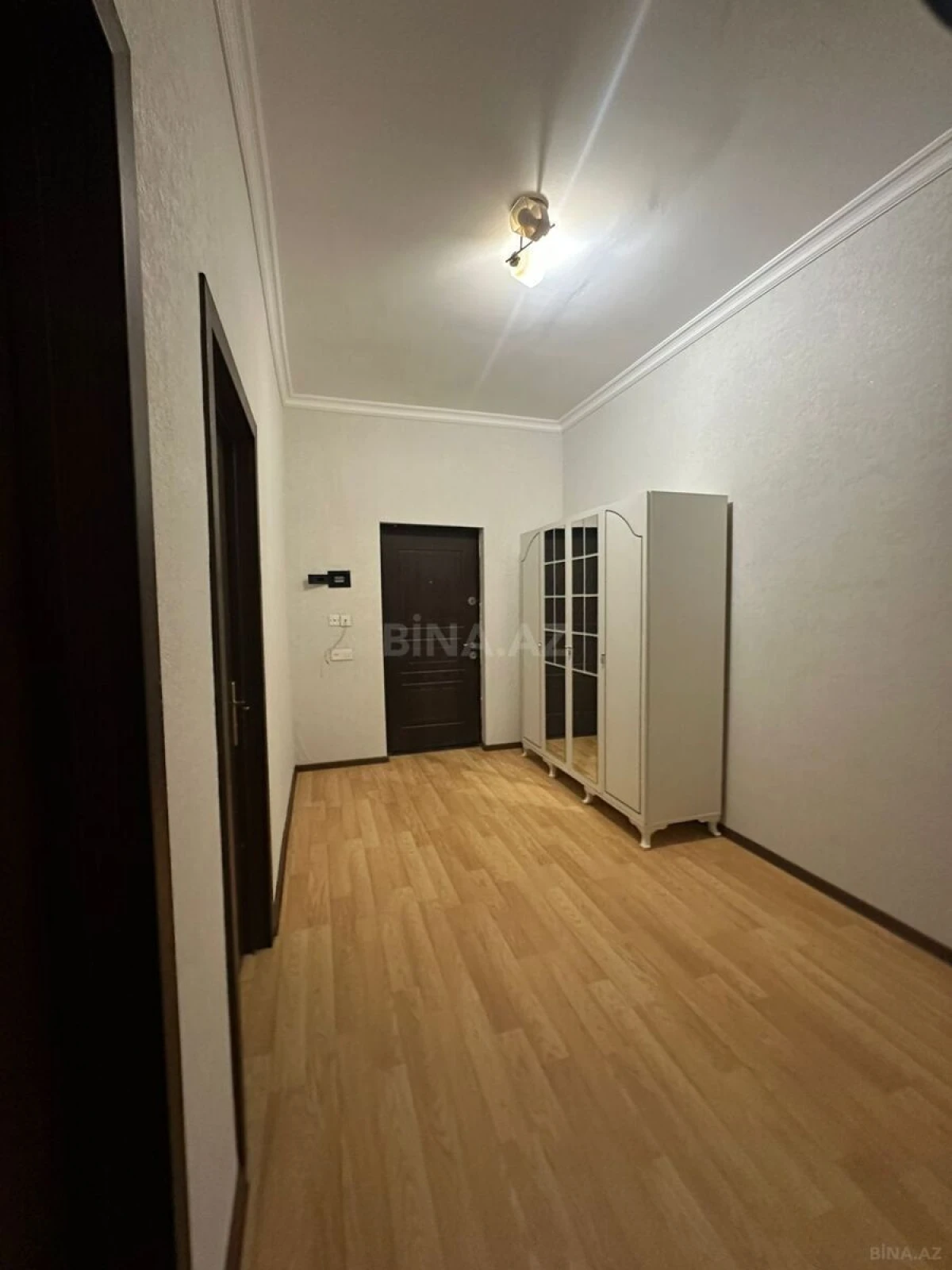 Kirayə verilir 2 otaqlı mənzil 82 m²
