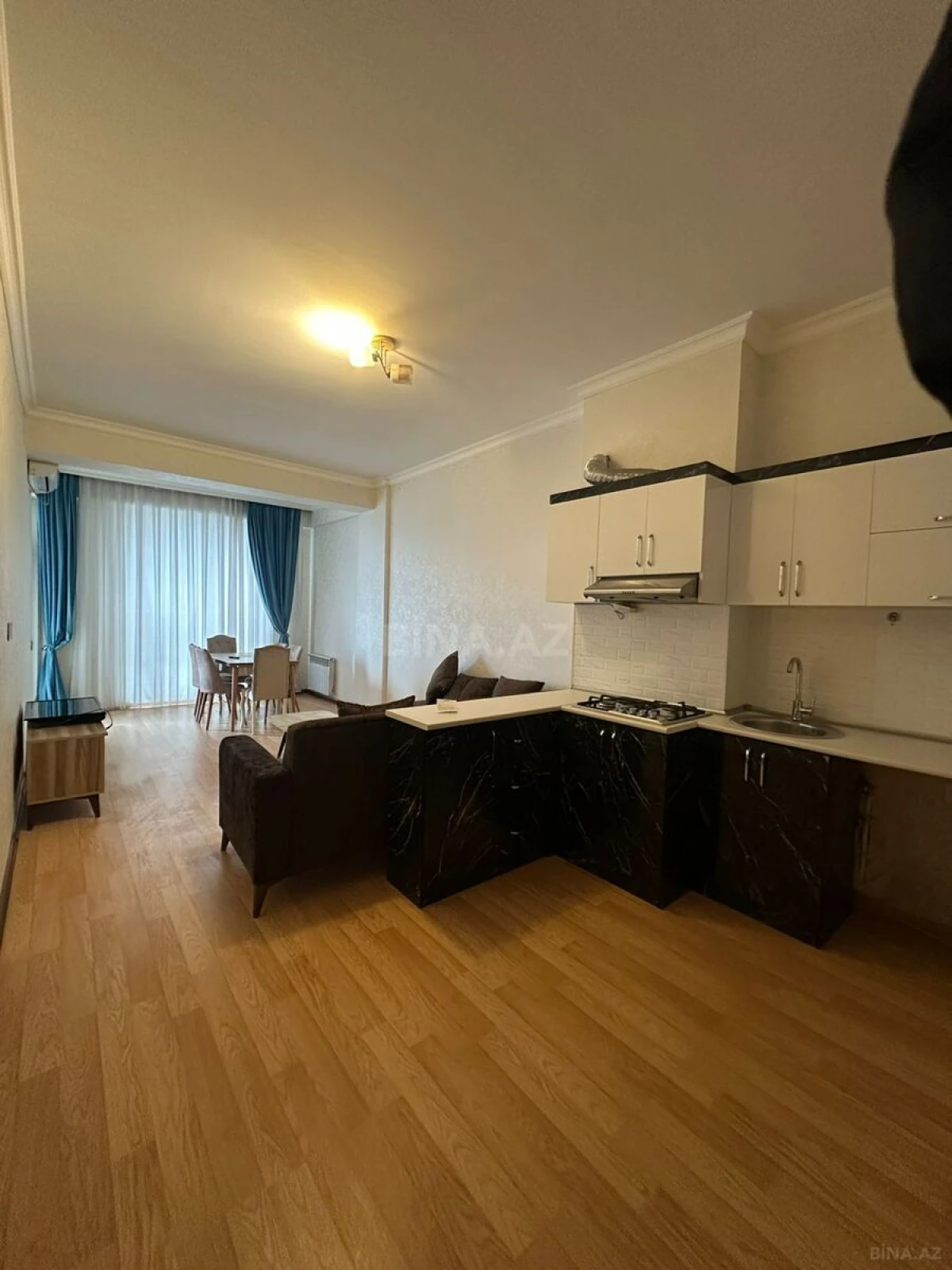 Kirayə verilir 2 otaqlı mənzil 82 m²