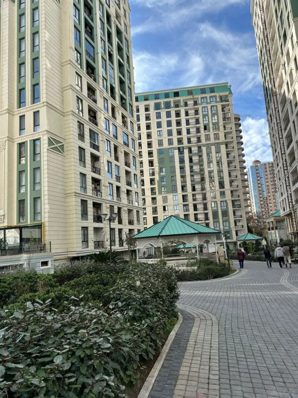 Kirayə verilir 2 otaqlı mənzil 82 m²