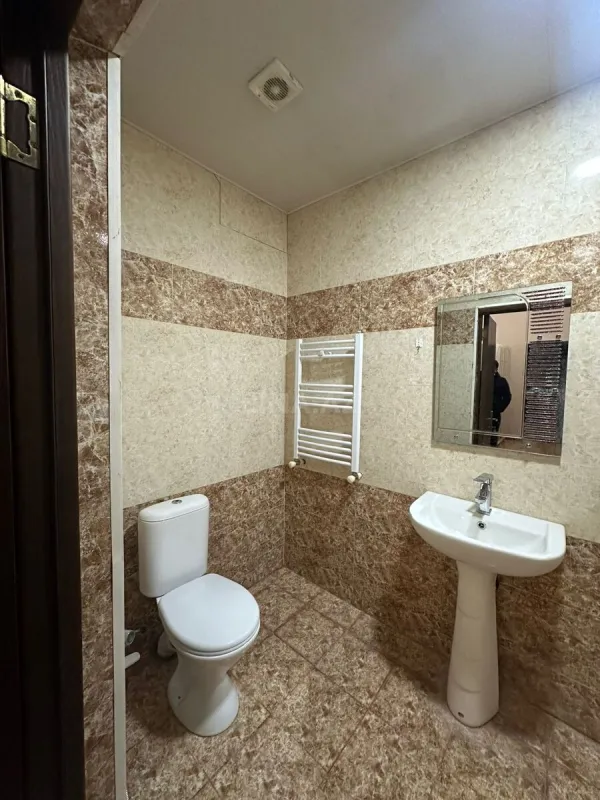 Kirayə verilir 2 otaqlı mənzil 82 m²