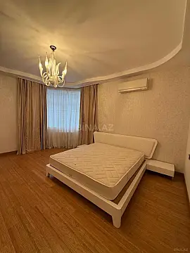 Kirayə verilir 4 otaqlı mənzil 210 m²
