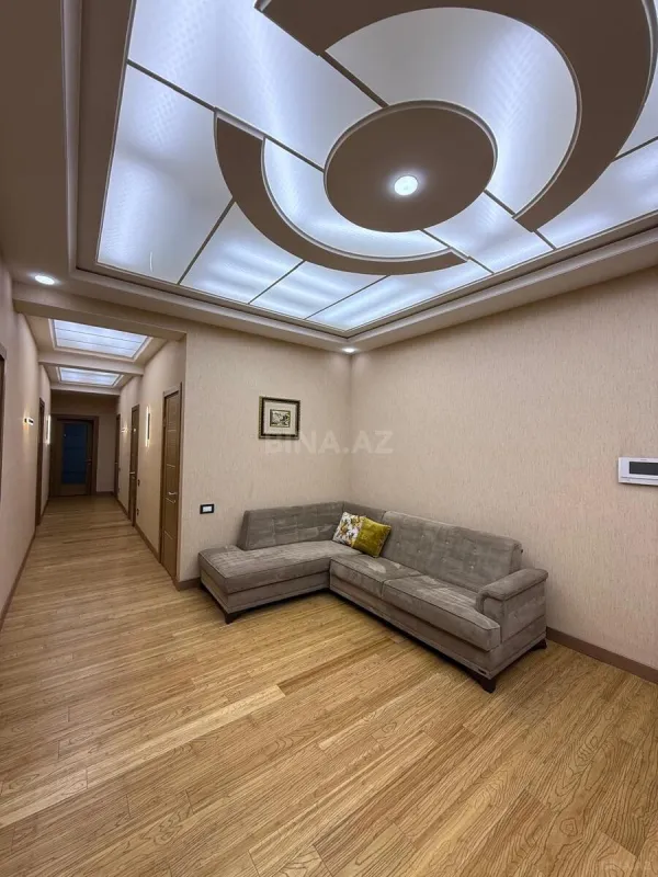 Kirayə verilir 4 otaqlı mənzil 210 m²