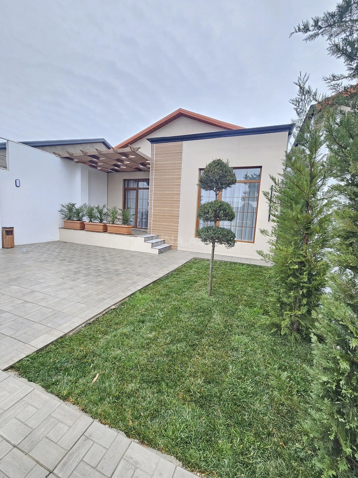 Satılır 3 otaqlı həyət evi 100 m²