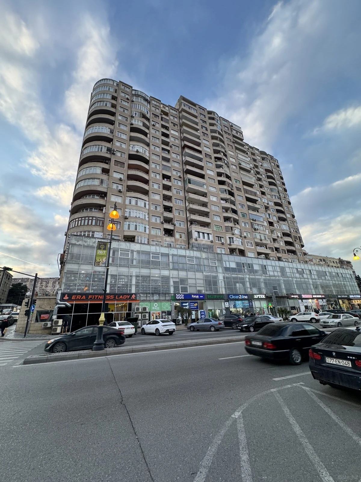 Satılır 2 otaqlı mənzil 68 m²