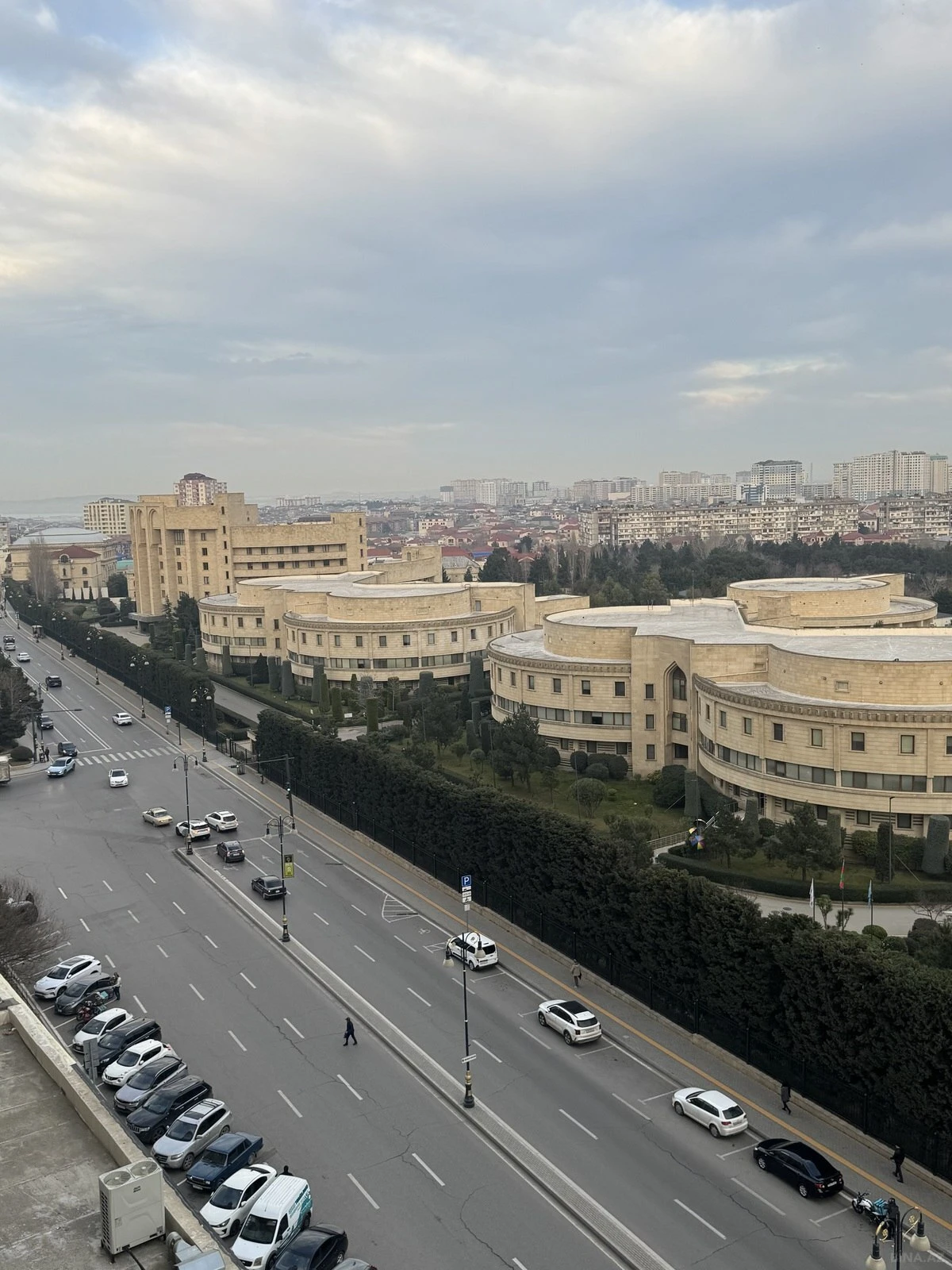 Satılır 2 otaqlı mənzil 68 m²