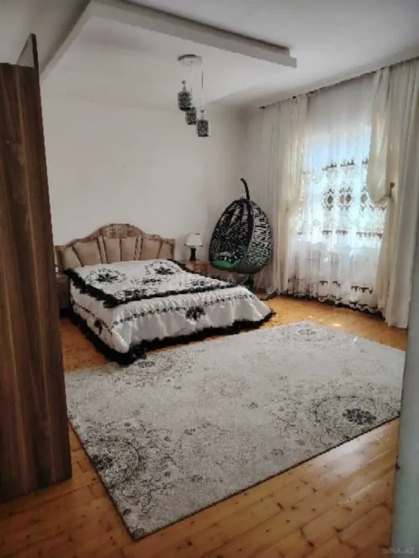 Satılır 5 otaqlı həyət evi 190 m²
