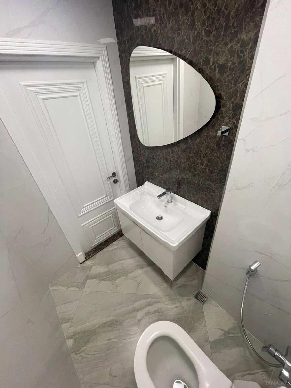Satılır 3 otaqlı mənzil 116 m²