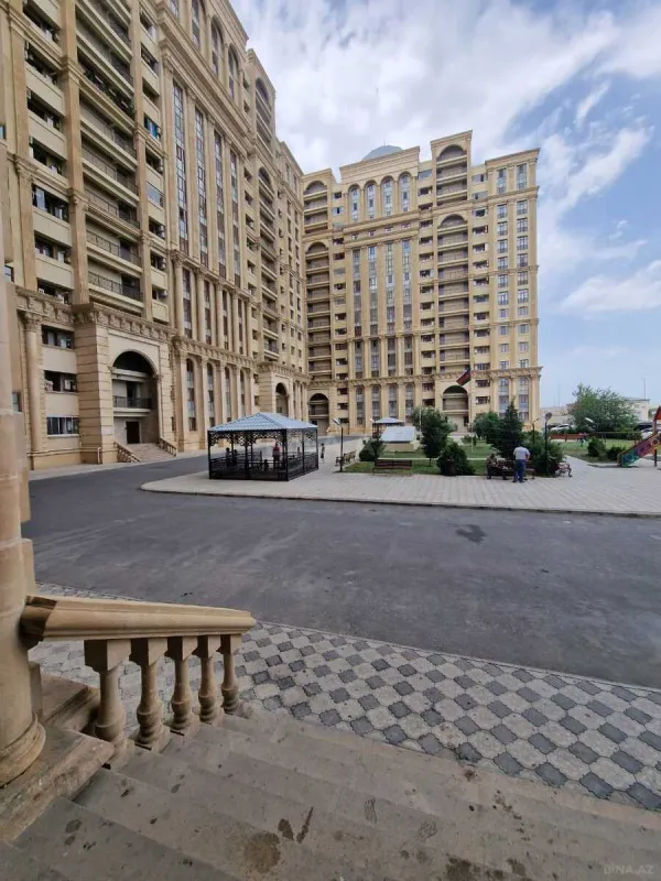 Satılır 3 otaqlı mənzil 116 m²