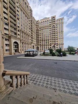 Satılır 3 otaqlı mənzil 116 m²