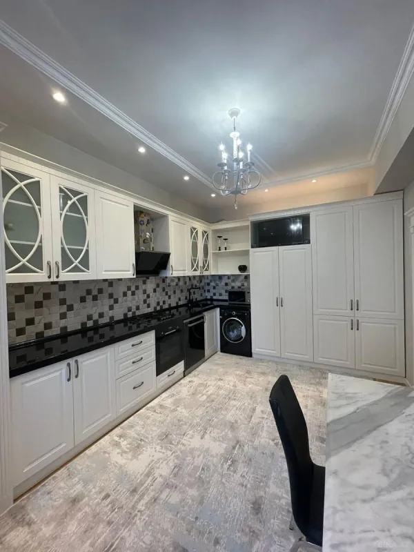 Satılır 3 otaqlı mənzil 116 m²