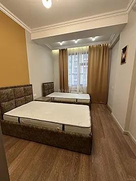 Kirayə verilir 3 otaqlı mənzil 94 m²