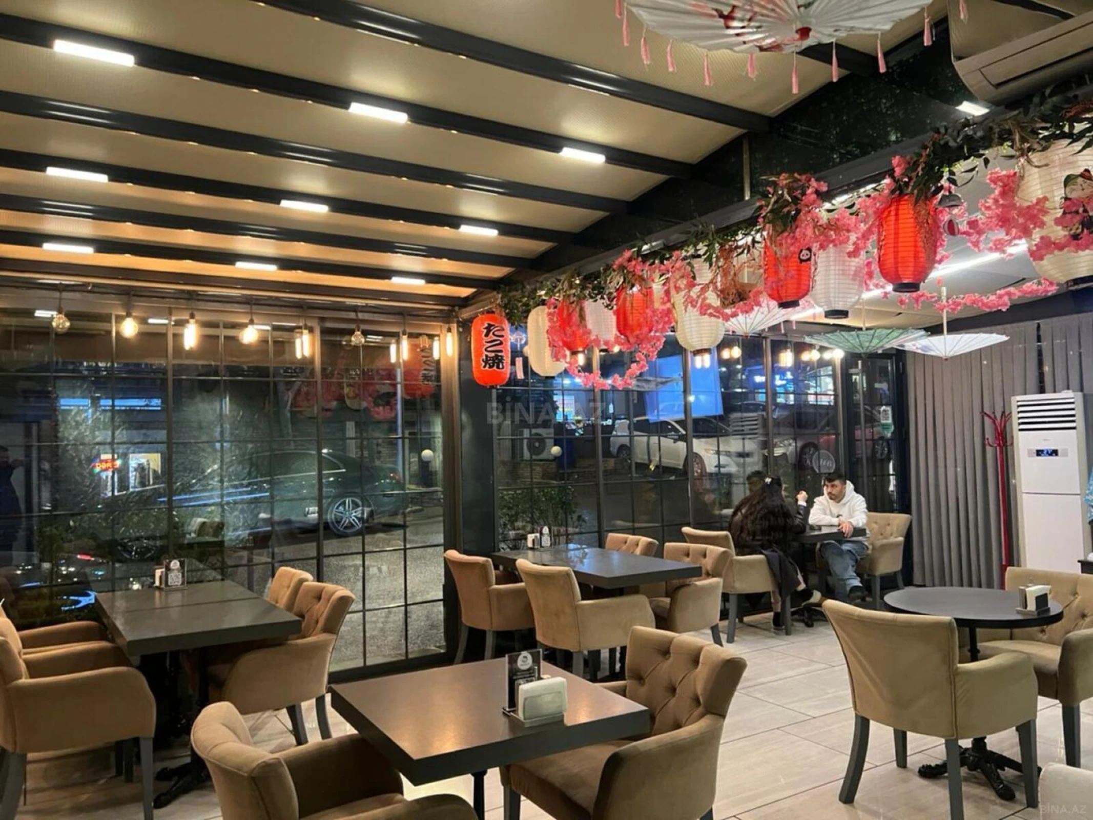 Kirayə verilir obyekt 160 m²