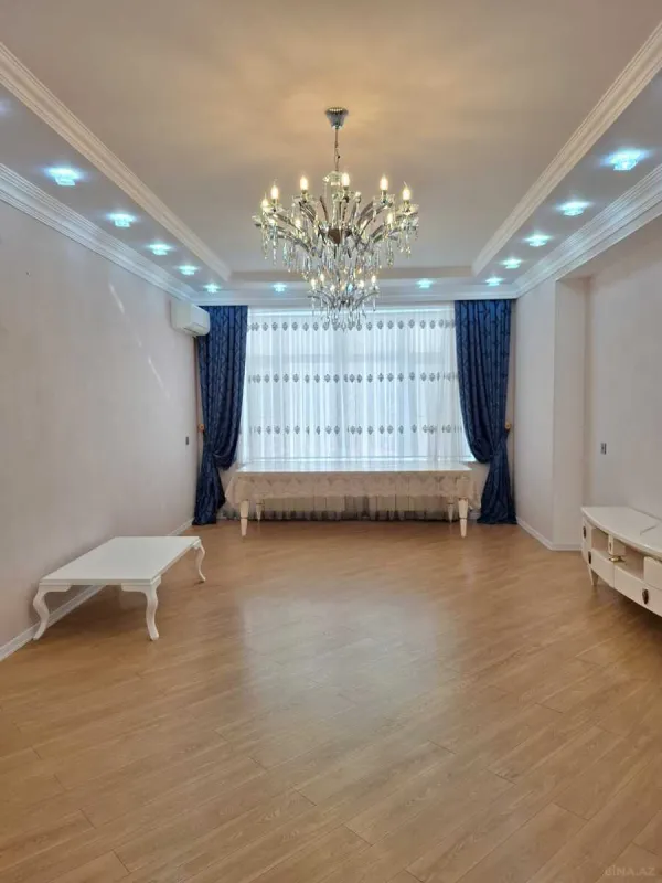 Satılır 3 otaqlı mənzil 138 m²