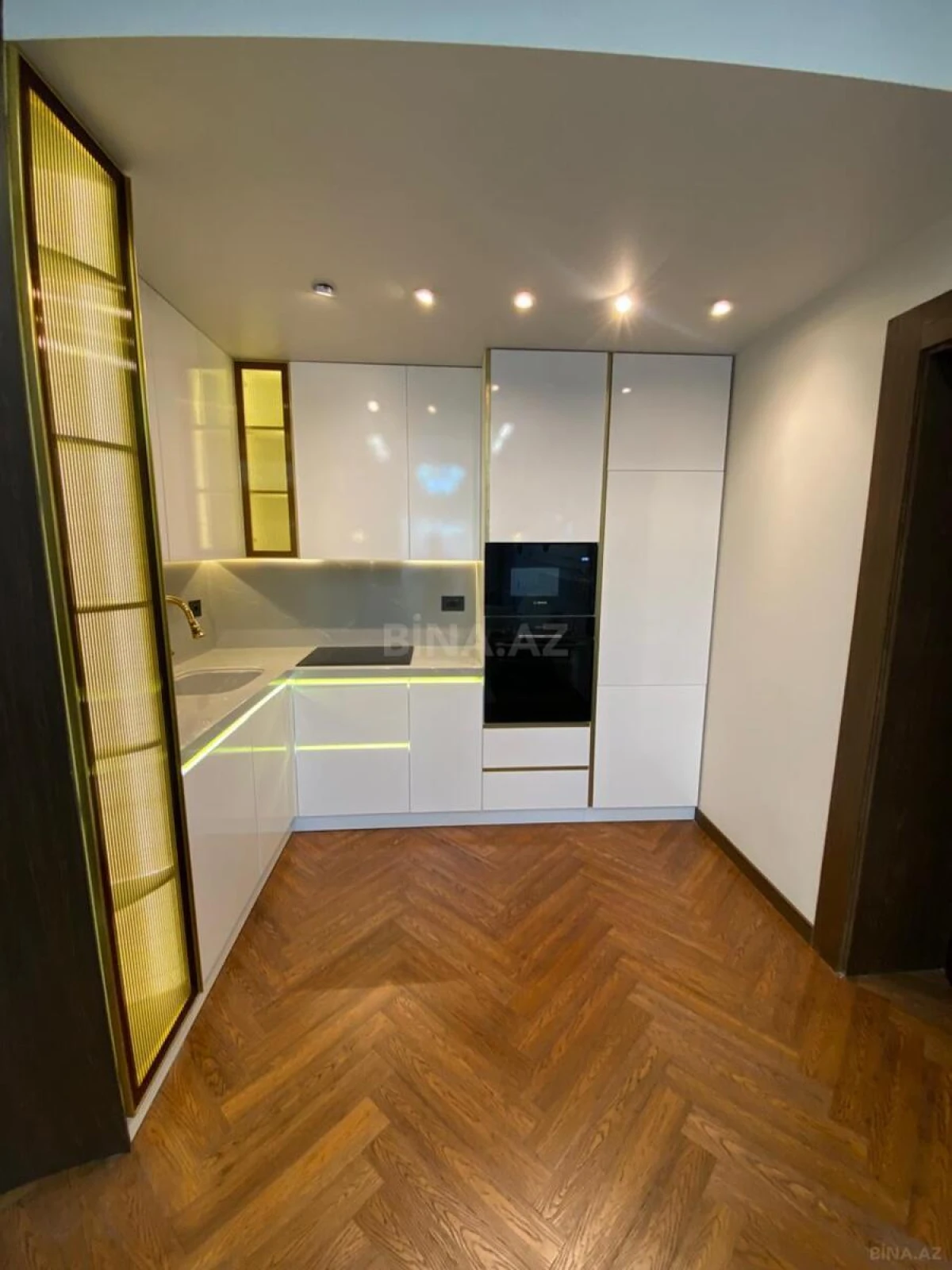 Satılır 3 otaqlı mənzil 91 m²