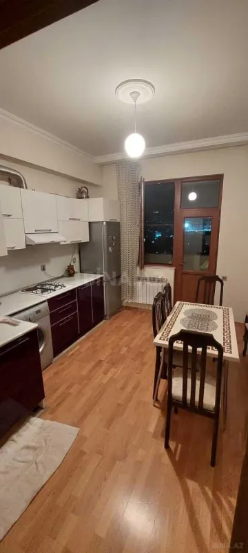 Kirayə verilir 2 otaqlı mənzil 80 m²
