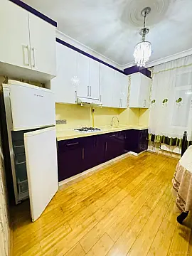 Kirayə verilir 2 otaqlı mənzil 90 m²