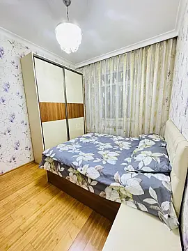 Kirayə verilir 2 otaqlı mənzil 90 m²